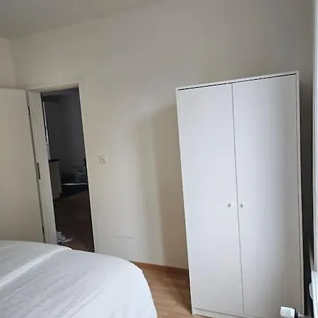 Cozy 2 Room- Center